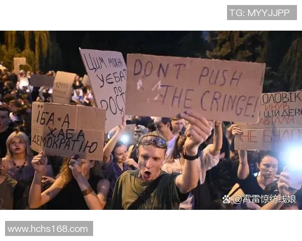 足球巨星街头冲突引热议殴打路人事件引发公众广泛关注